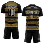 Camiseta de fútbol personalizada con sublimación de líneas y formas geométricas en negro, dorado antiguo y blanco Camiseta de fútbol personalizada con sublimación de líneas y formas geométricas en negro, dorado antiguo y blanco