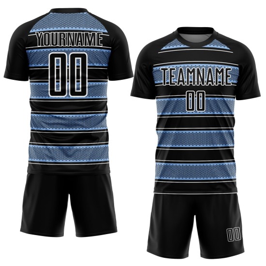Camiseta de fútbol personalizada con sublimación de líneas y formas geométricas, color negro, azul claro y blanco Camiseta de fútbol personalizada con sublimación de líneas y formas geométricas, color negro, azul claro y blanco