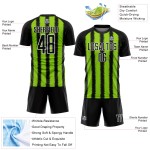 Camiseta de fútbol personalizada con sublimación de líneas verde neón y blanco en negro Camiseta de fútbol personalizada con sublimación de líneas verde neón y blanco en negro