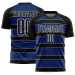 Camiseta de fútbol personalizada con sublimación de líneas y formas geométricas en azul trueno negro y blanco Camiseta de fútbol personalizada con sublimación de líneas y formas geométricas en azul trueno negro y blanco