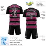 Camiseta de fútbol personalizada con sublimación de líneas y formas geométricas en negro, rosa y blanco Camiseta de fútbol personalizada con sublimación de líneas y formas geométricas en negro, rosa y blanco