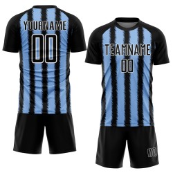 Camiseta de fútbol personalizada con sublimación de líneas azul claro y blanco y negro Camiseta de fútbol personalizada con sublimación de líneas azul claro y blanco y negro