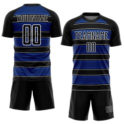 Camiseta de fútbol personalizada con sublimación de líneas y formas geométricas en azul trueno negro y blanco Camiseta de fútbol personalizada con sublimación de líneas y formas geométricas en azul trueno negro y blanco