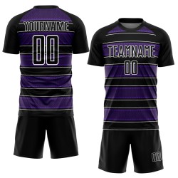 Camiseta de fútbol personalizada con sublimación de líneas y formas geométricas en negro, morado y blanco Camiseta de fútbol personalizada con sublimación de líneas y formas geométricas en negro, morado y blanco