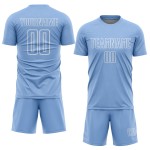 Camiseta de fútbol personalizada con sublimación de formas geométricas en azul claro y blanco