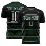 Camiseta de fútbol personalizada con sublimación de líneas y formas geométricas en negro, verde y blanco Camiseta de fútbol personalizada con sublimación de líneas y formas geométricas en negro, verde y blanco