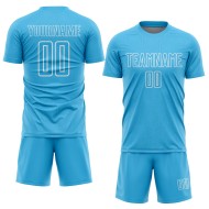 Camiseta de fútbol personalizada con sublimación de formas geométricas en azul cielo y blanco