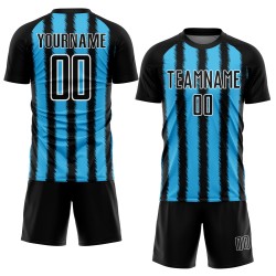 Camiseta de fútbol personalizada con sublimación de líneas azul cielo y blanco, negra Camiseta de fútbol personalizada con sublimación de líneas azul cielo y blanco, negra